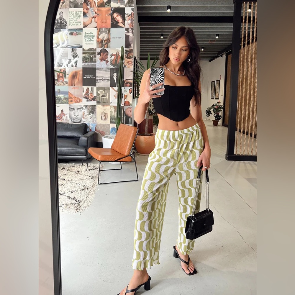 Princess polly green and white pants size 12